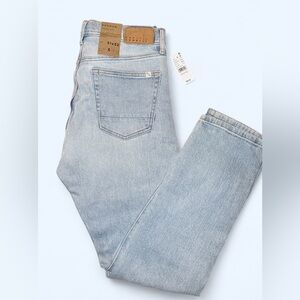 Men’s Pacsun Athletic Slim Jeans – Light Wash Distressed 31x32 (NWT)